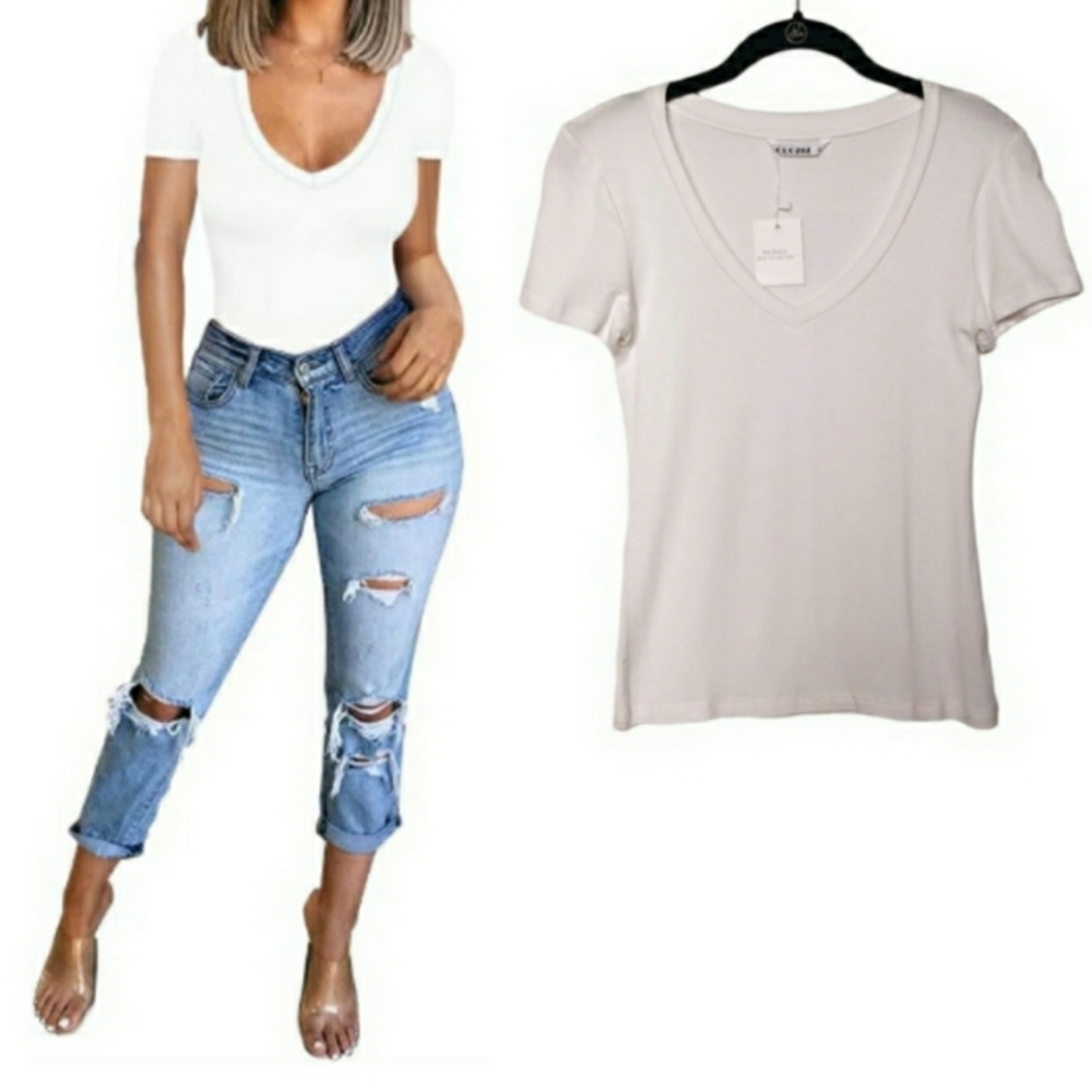 CLOZOZ White V Neck Short Sleeve Stretchy T-Shirt Small NWT
